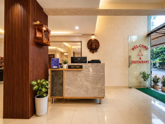 Hotel The Mayfair & Restaurant Mahalakshmi Nagar, Indore — photo 2