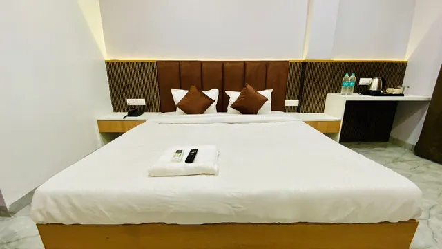 Hotel Suraj Palace Airport Road, Airport, Indore