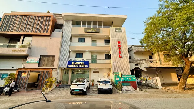 Hotel Kreston Heights Scheme No. 78 Vijay Nagar, Indore — photo 1