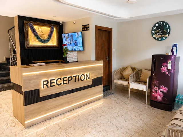 Hotel White Pearl Gopur Square, Indore — photo 3