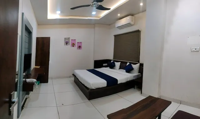 Hotel Coral Mahalakshmi Nagar, Indore — photo 4