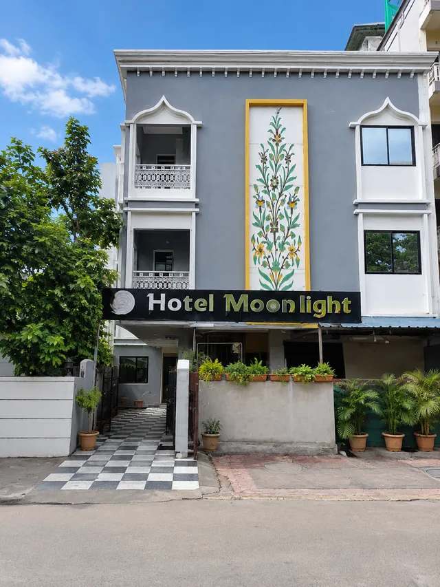 Hotel Moonlight Bhanwarkuan, Indore — photo 1