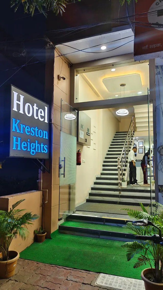 Hotel Kreston Heights Scheme No. 114 Vijay Nagar, Indore — photo 1