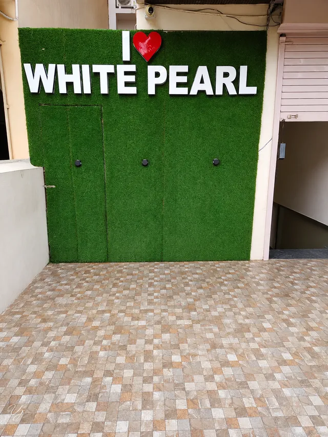 Hotel White Pearl Gopur Square, Indore — photo 5