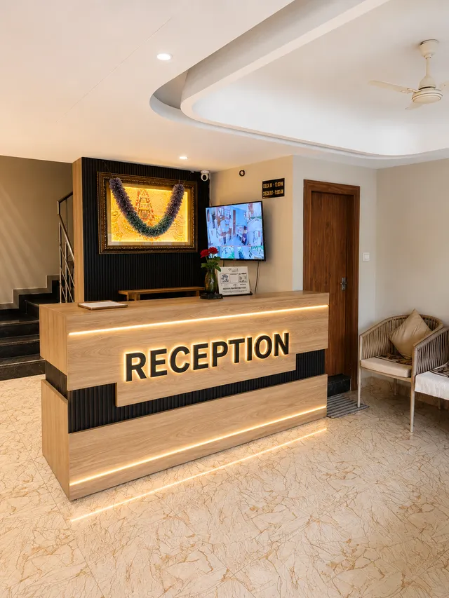 Hotel White Pearl Gopur Square, Indore — photo 4